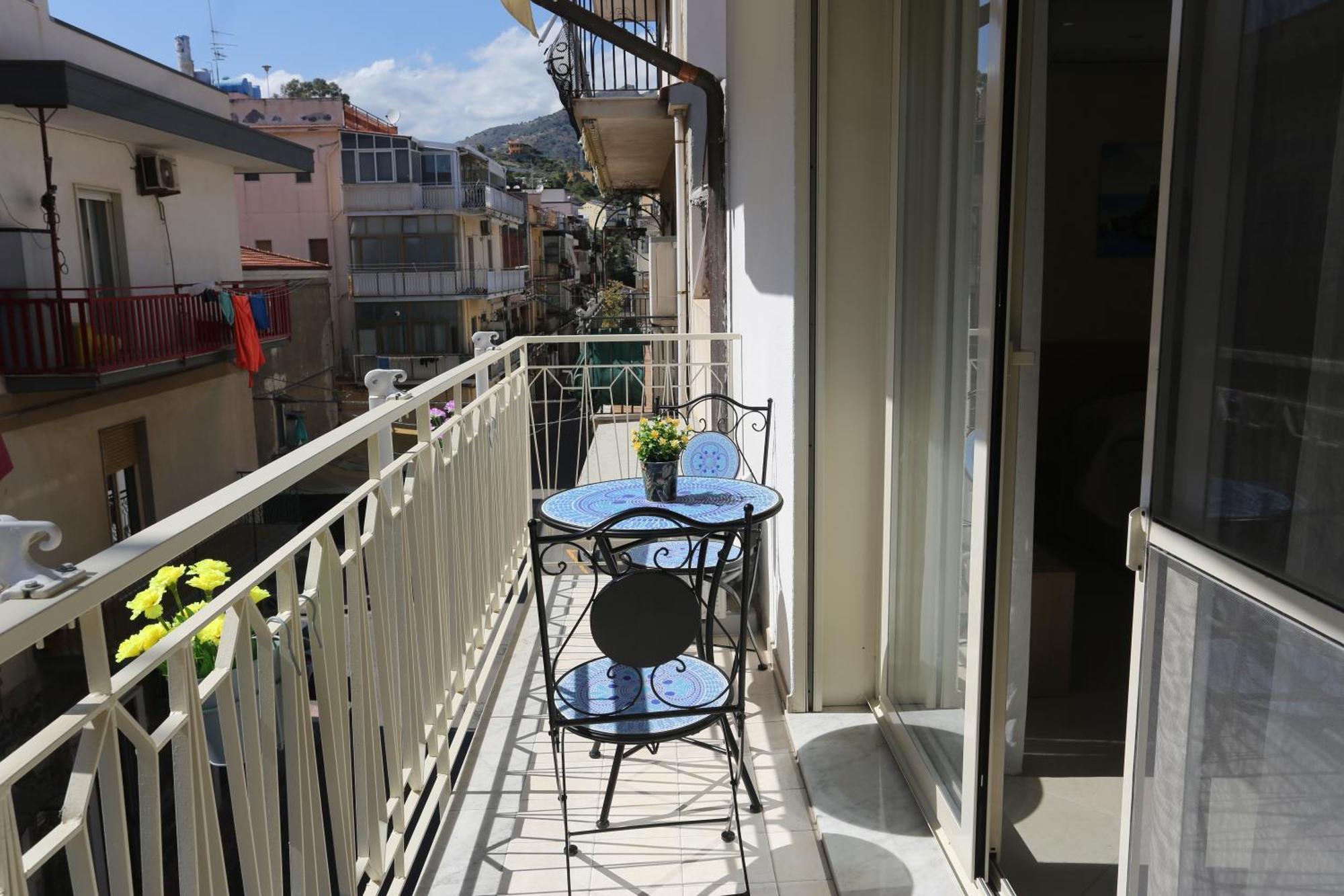 Theos Holidays Apartments Giardini-Naxos Zewnętrze zdjęcie