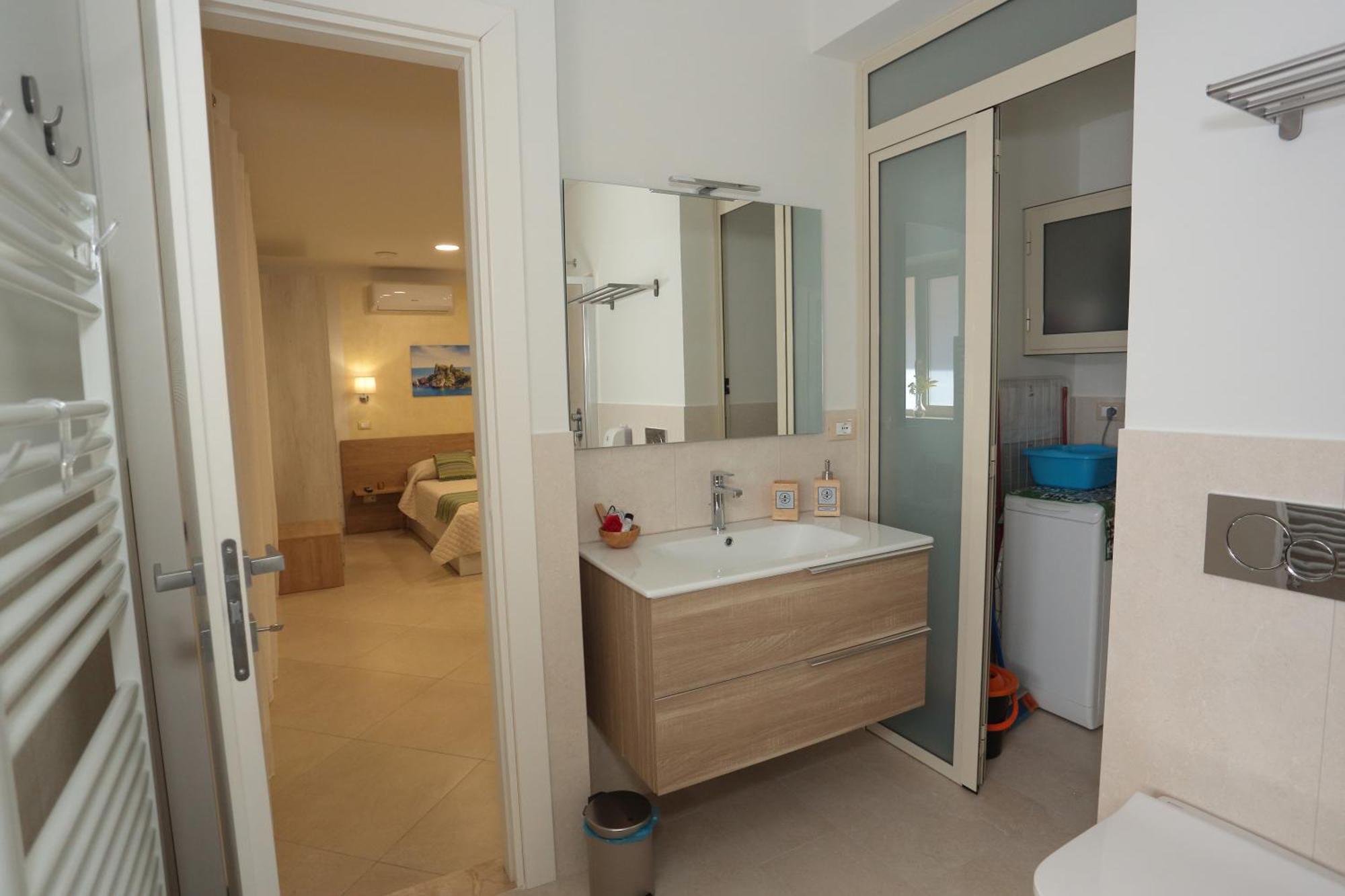 Theos Holidays Apartments Giardini-Naxos Zewnętrze zdjęcie