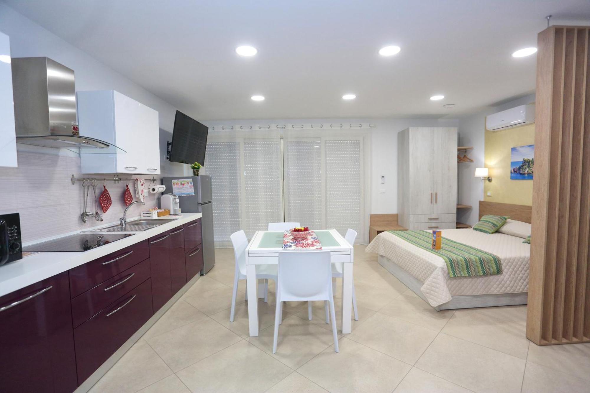 Theos Holidays Apartments Giardini-Naxos Zewnętrze zdjęcie